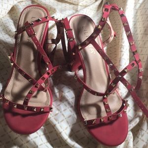 Red stud heel
